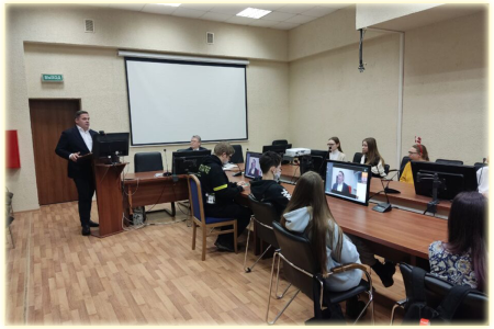 Ректор ответил на все вопросы студентов на открытой встрече