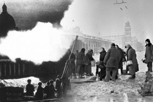 18 января 1943 г. блокада Ленинграда была прорвана, 27 января 1944 г. полностью снята. К этим датам мы подготовили видео по книге Юрия Алянского «Театр в квадрате обстрела».