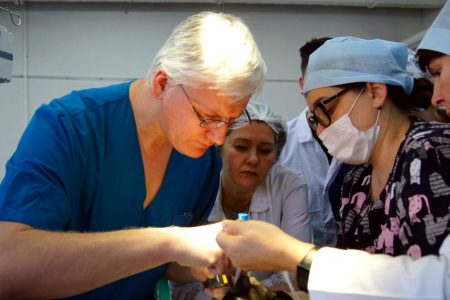 Заведующий кафедрой общей, частной и оперативной хирургии, Андрей Юрьевич Нечаев провел в Алтайском ГАУ обучающий семинар по современным методам анестезии в ветеринарии