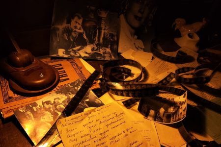 Посещение инсталляции  «Пропавшие в кинохронике».