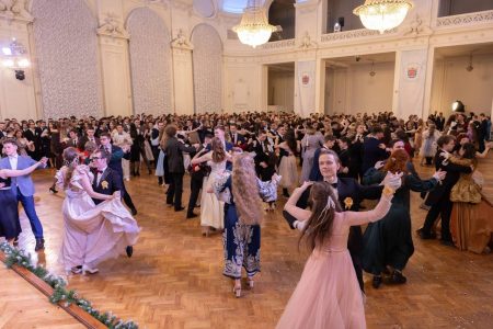 Студенты СПбГУВМ на Губернаторском новогоднем студенческом балу