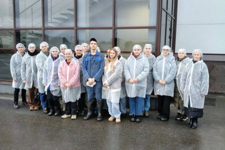 Студенты 5 курса на выездном ознакомительном занятии в МПК «Тосненский»