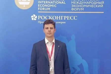 «Эстафета поколений» на ПМЭФ: как молодёжи влиять на науку?