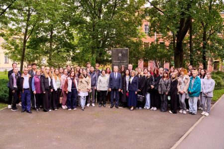 Сегодня, в День памяти жертв блокады Ленинграда, в СПбГУВМ прошла торжественно-траурная церемония